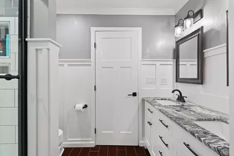 Bath - 3689 Suzanne Way, Redding, CA 96002 photo 3 of 6