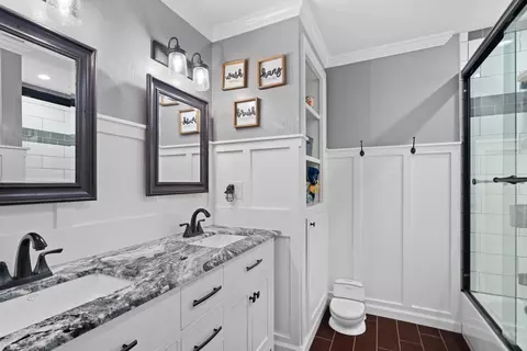 Bath - 3689 Suzanne Way, Redding, CA 96002 photo 5 of 6