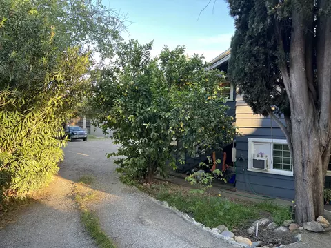 Exterior - 1129 Magnolia Ave, Redding, CA 96001 photo 2 of 7