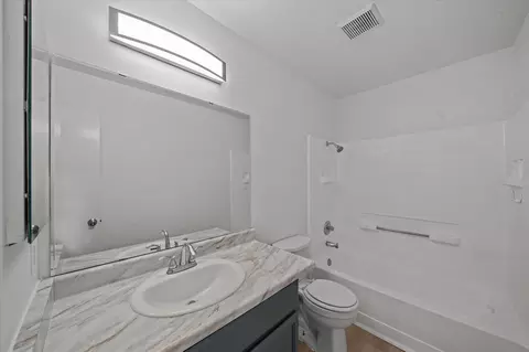 Bath - 785 Mallard St, Redding, CA 96003 photo 4 of 4