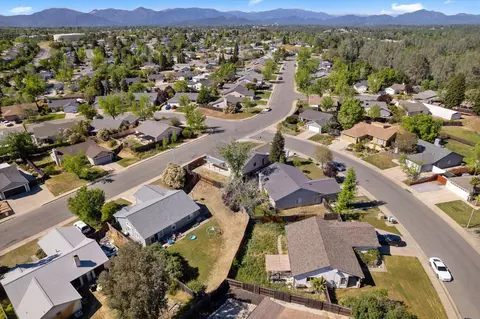 View/Area - 785 Mallard St, Redding, CA 96003 photo 6 of 6