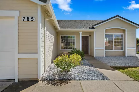 Exterior - 785 Mallard St, Redding, CA 96003 photo 3 of 8