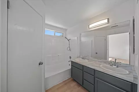 Bath - 785 Mallard St, Redding, CA 96003 photo 1 of 4