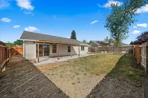 Exterior - 785 Mallard St, Redding, CA 96003 photo 5 of 8