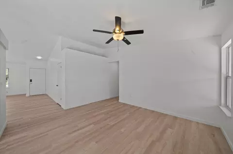 Living - 785 Mallard St, Redding, CA 96003 photo 7 of 8