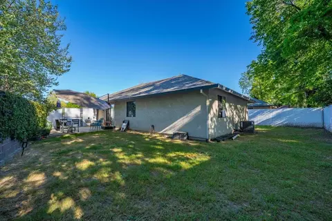 Exterior - 2861 Shotwick Trl, Redding, CA 96002 photo 8 of 18