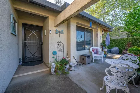 Exterior - 2861 Shotwick Trl, Redding, CA 96002 photo 2 of 18
