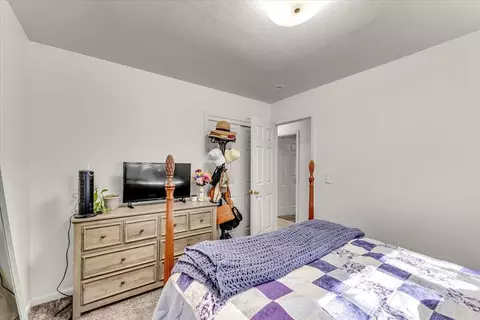 Bedroom - 2861 Shotwick Trl, Redding, CA 96002 photo 2 of 4