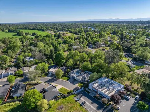 View/Area - 2861 Shotwick Trl, Redding, CA 96002 photo 7 of 9