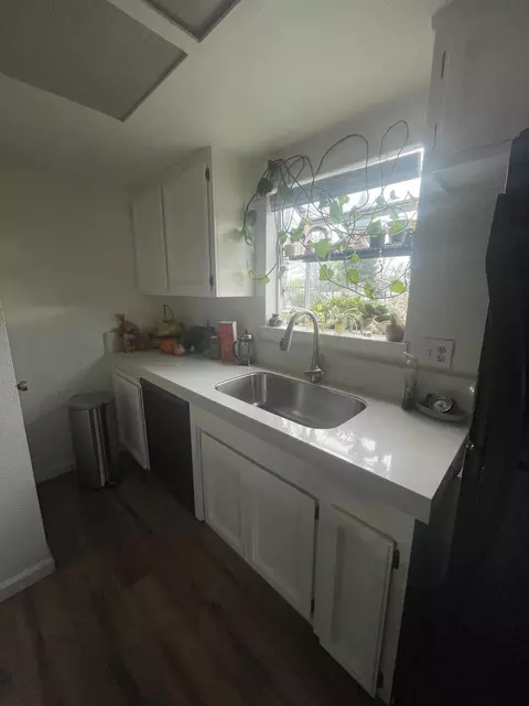 Kitchen - 200 Ridgetop Dr #25, Redding, CA 96003 photo 3 of 3
