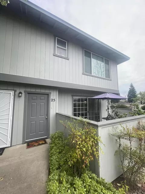200 Ridgetop Dr #25, Redding, CA 96003