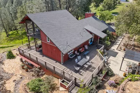 15553 Middletown Park Dr, Redding, CA 96001