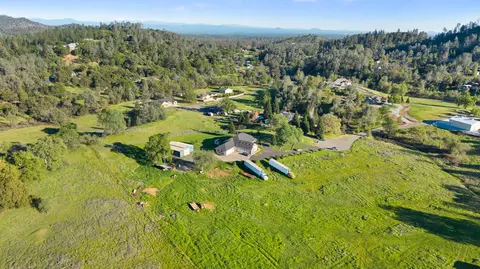View/Area - 14440 Sea Biscuit Ct, Redding, CA 96003 photo 9 of 11