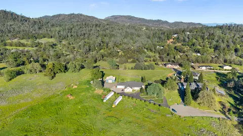 View/Area - 14440 Sea Biscuit Ct, Redding, CA 96003 photo 10 of 11