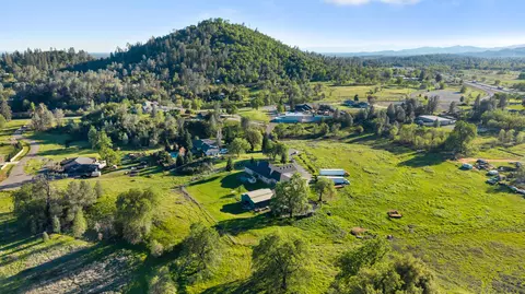 View/Area - 14440 Sea Biscuit Ct, Redding, CA 96003 photo 8 of 11