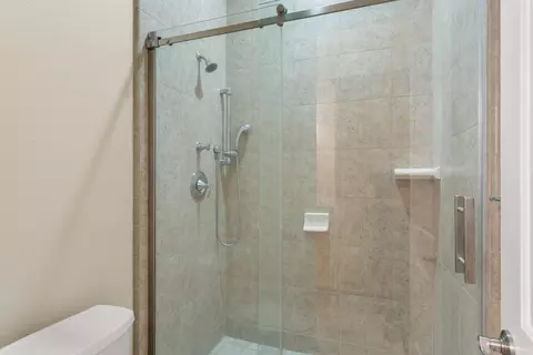 Bath - 14440 Sea Biscuit Ct, Redding, CA 96003 photo 4 of 6