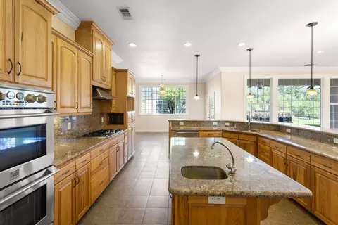 Kitchen - 14440 Sea Biscuit Ct, Redding, CA 96003 photo 4 of 4