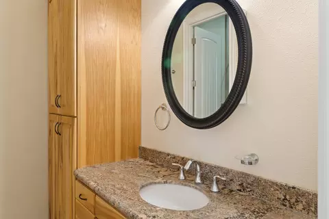 Bath - 14440 Sea Biscuit Ct, Redding, CA 96003 photo 3 of 6