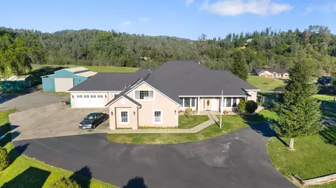 14440 Sea Biscuit Ct, Redding, CA 96003