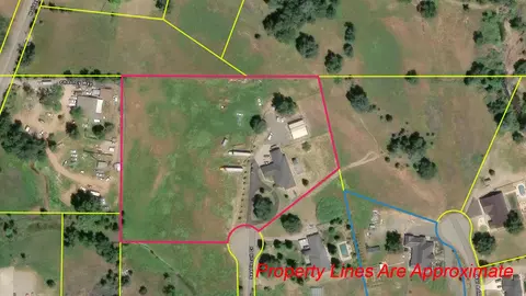 View/Area - 14440 Sea Biscuit Ct, Redding, CA 96003 photo 3 of 11