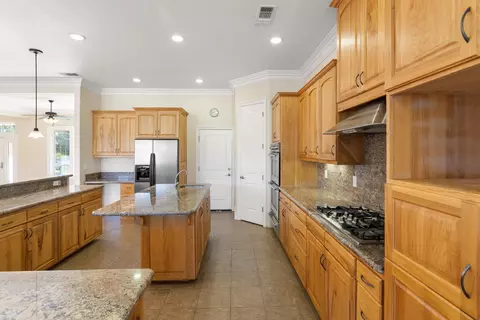 Kitchen - 14440 Sea Biscuit Ct, Redding, CA 96003 photo 3 of 4