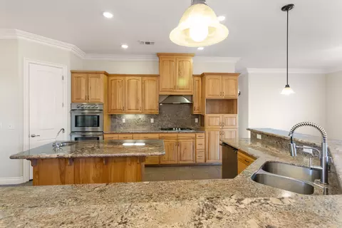 Kitchen - 14440 Sea Biscuit Ct, Redding, CA 96003 photo 2 of 4