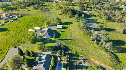 View/Area - 14440 Sea Biscuit Ct, Redding, CA 96003 photo 5 of 11
