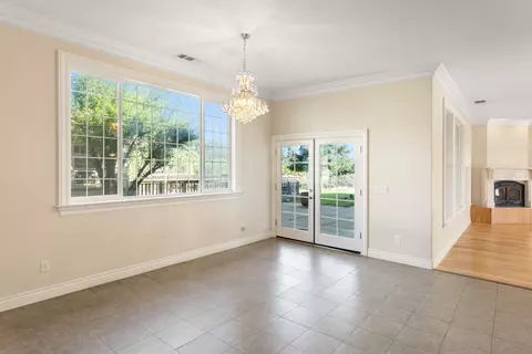 Living - 14440 Sea Biscuit Ct, Redding, CA 96003 photo 9 of 13