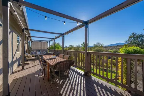 Exterior - 1384 Spinnaker Dr, Redding, CA 96003 photo 2 of 8