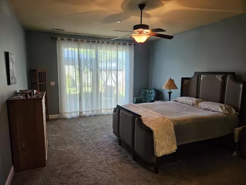 Bedroom - 3366 Old Lantern Dr, Redding, CA 96003 photo 4 of 4