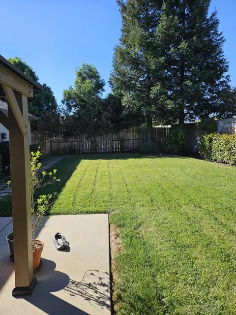 Exterior - 3366 Old Lantern Dr, Redding, CA 96003 photo 4 of 4
