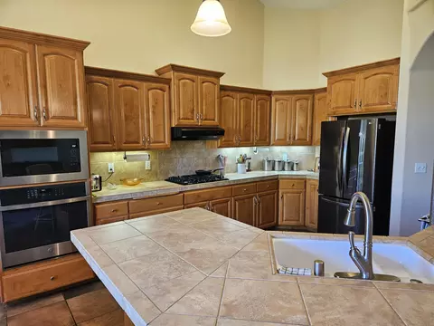 Kitchen - 3366 Old Lantern Dr, Redding, CA 96003 photo 2 of 3