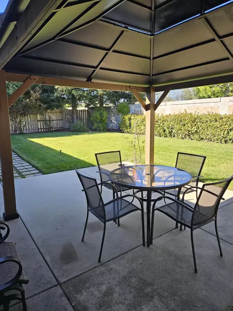 Exterior - 3366 Old Lantern Dr, Redding, CA 96003 photo 2 of 4