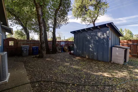 Exterior - 4001 Alta Mesa Dr, Redding, CA 96002 photo 3 of 22