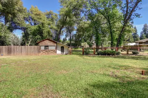 Exterior - 4001 Alta Mesa Dr, Redding, CA 96002 photo 8 of 22