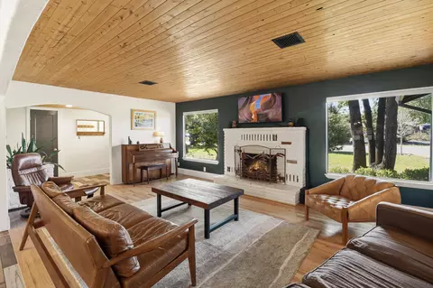Living - 4001 Alta Mesa Dr, Redding, CA 96002 photo 3 of 5