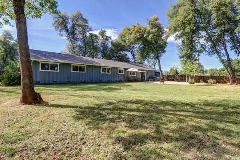Exterior - 4001 Alta Mesa Dr, Redding, CA 96002 photo 12 of 22