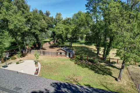 Exterior - 4001 Alta Mesa Dr, Redding, CA 96002 photo 6 of 22