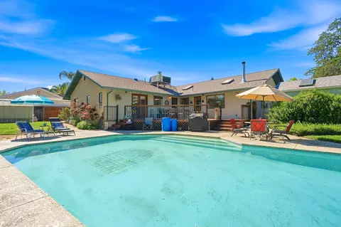 4000 Meander Dr, Redding, CA 96001