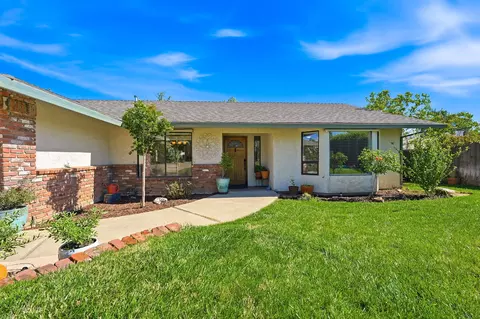 4000 Meander Dr, Redding, CA 96001