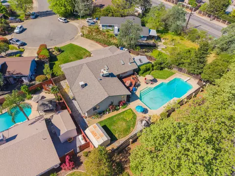 View/Area - 4000 Meander Dr, Redding, CA 96001 photo 3 of 4