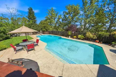 Exterior - 4000 Meander Dr, Redding, CA 96001 photo 2 of 8