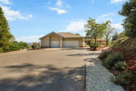 Exterior - 17505 Forest View Dr, Redding, CA 96003 photo 16 of 20