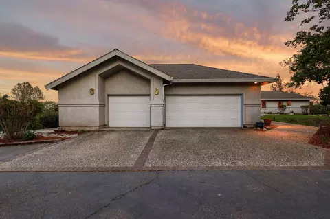 Exterior - 17505 Forest View Dr, Redding, CA 96003 photo 3 of 20