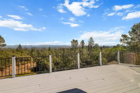 Exterior - 17505 Forest View Dr, Redding, CA 96003 photo 8 of 20
