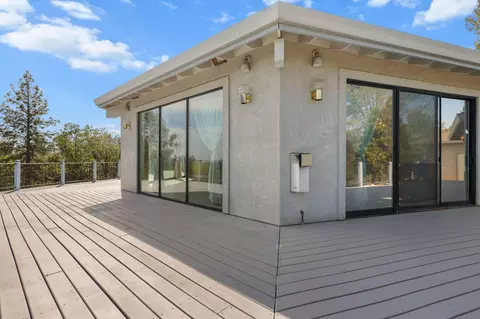 Exterior - 17505 Forest View Dr, Redding, CA 96003 photo 6 of 20