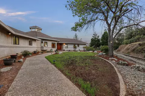 Exterior - 17505 Forest View Dr, Redding, CA 96003 photo 11 of 20