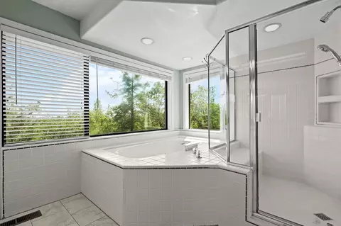 Bath - 17505 Forest View Dr, Redding, CA 96003 photo 3 of 5