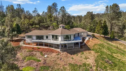 Exterior - 17505 Forest View Dr, Redding, CA 96003 photo 4 of 20