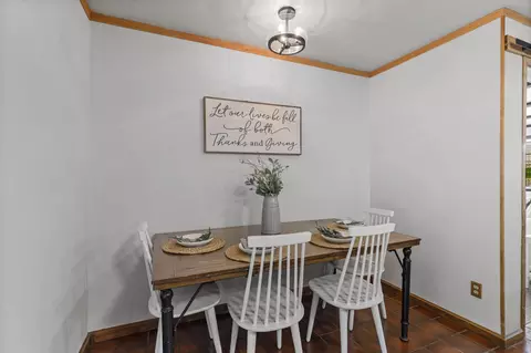 Dining - 4550 Placer Rd, Redding, CA 96001 photo 1 of 2